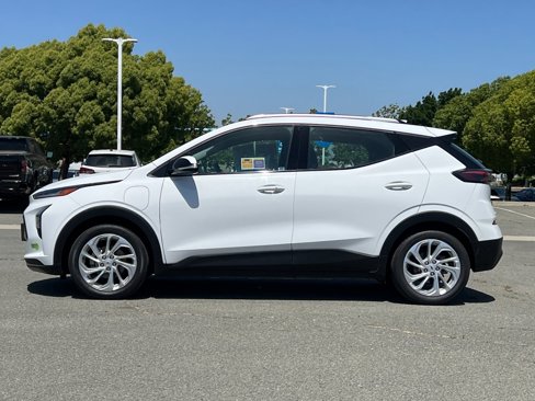 Used 2022 Chevrolet Bolt EUV LT w/ Driver Confidence Package image 7