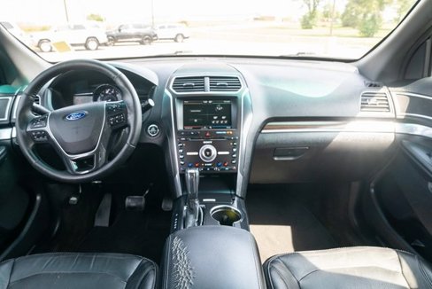 Used 2016 Ford Explorer Limited image 29