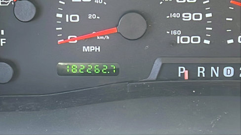 Used 2002 Ford Excursion XLT image 33