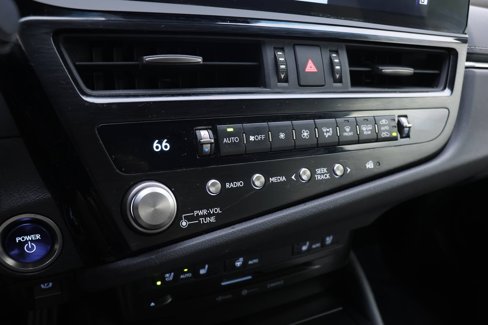 Used 2022 Lexus ES 300h F Sport image 13