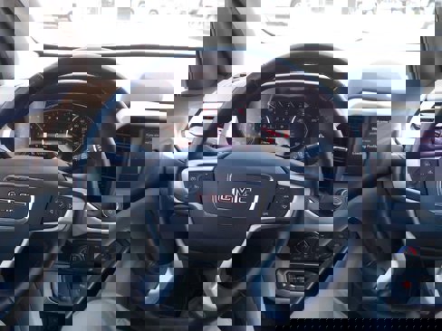 Used 2023 GMC Acadia SLT image 20