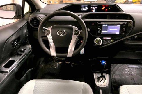 Used 2015 Toyota Prius C One image 5