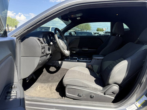 Used 2012 Dodge Challenger SXT image 17