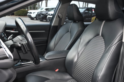 Used 2018 Toyota Camry SE image 12