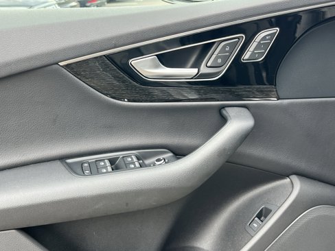 Used 2019 Audi Q7 3.0T Premium Plus w/ Premium Plus Package image 12