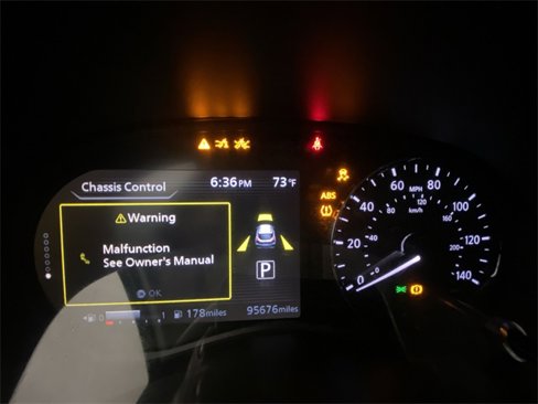 Used 2021 Nissan Kicks SV image 15