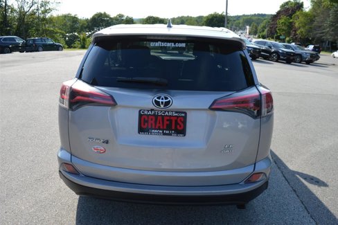 Used 2018 Toyota RAV4 LE image 4