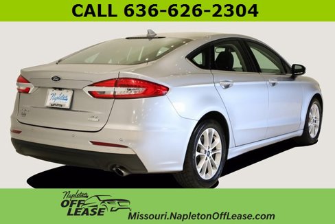 Used 2020 Ford Fusion SE image 5