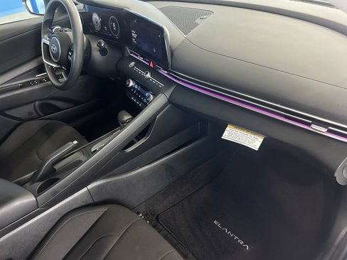 Used 2024 Hyundai Elantra SEL image 13