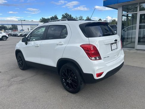 Certified 2022 Chevrolet Trax LT w/ Sport Edition image 3