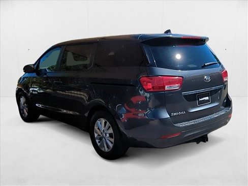Used 2017 Kia Sedona LX image 8