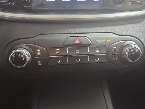 Used 2019 Kia Sorento LX image 13