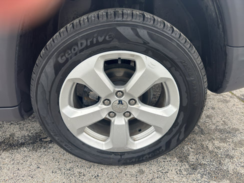 Used 2019 Jeep Compass Latitude image 11