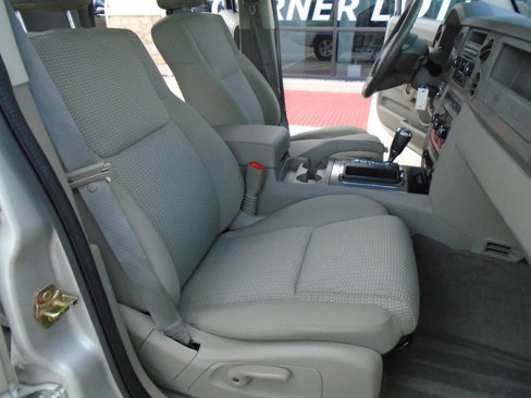Used 2007 Jeep Commander Sport image 14