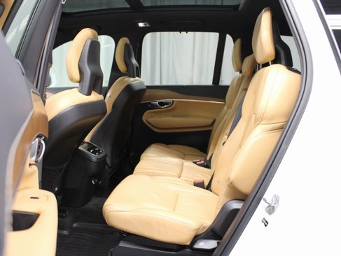 Used 2020 Volvo XC90 T6 Inscription w/ Protection Package Premier image 10