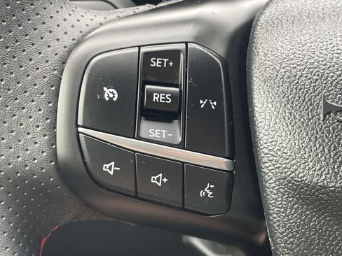 Used 2025 Ford Escape ST-Line image 25