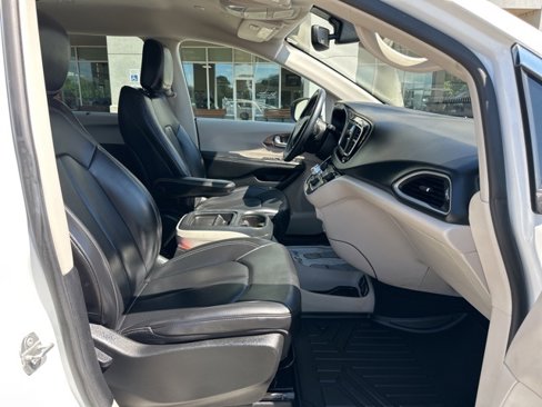 Used 2021 Chrysler Voyager Lxi image 52
