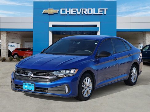 Used 2023 Volkswagen Jetta Sport image 3