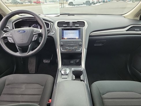 Used 2019 Ford Fusion SE image 9