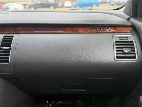 Used 2009 Ford Flex Limited image 11