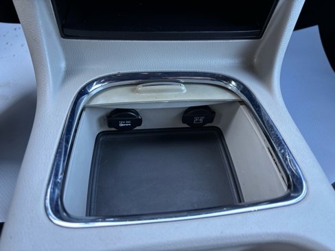 Used 2018 Dodge Grand Caravan SXT image 40