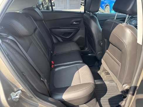 Used 2022 Chevrolet Trax LT w/ Sport Edition image 24