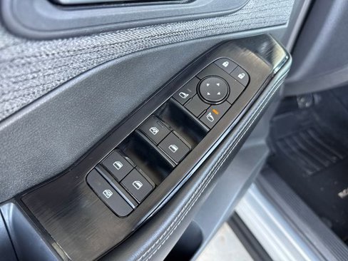 Used 2023 Nissan Rogue SV image 11