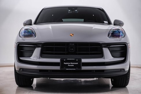Certified 2025 Porsche Macan image 6