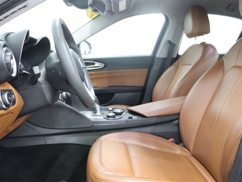 Used 2017 Alfa Romeo Giulia AWD image 8