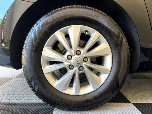 Used 2017 Kia Sedona LX image 30