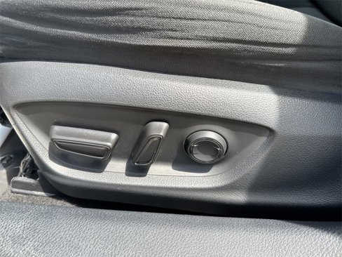 Used 2021 Toyota Camry LE image 14