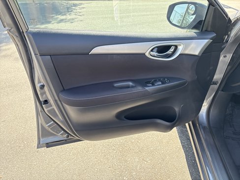 Used 2015 Nissan Sentra S image 15
