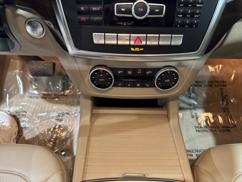 Used 2015 Mercedes-Benz ML 350 4MATIC image 42