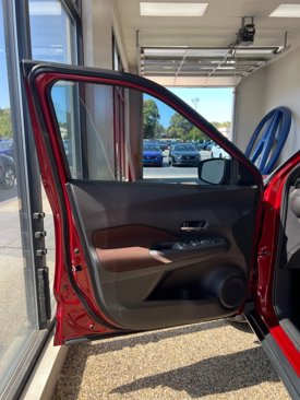 Used 2023 Nissan Kicks SR image 17