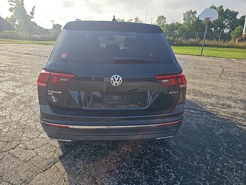 Used 2019 Volkswagen Tiguan SEL Premium image 4