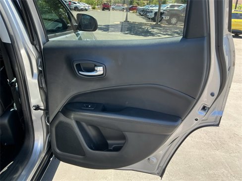 Used 2021 Jeep Compass Latitude image 20