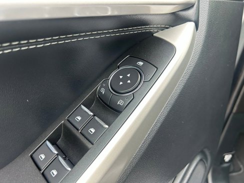 Used 2022 Ford Explorer XLT image 20
