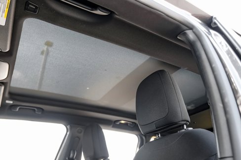 Used 2021 Jeep Renegade Latitude w/ Sun & Sound Group image 9