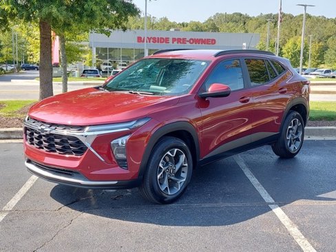 Used 2024 Chevrolet Trax LT w/ Driver Confidence Package image 6