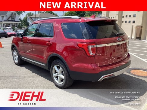 Used 2017 Ford Explorer XLT image 5
