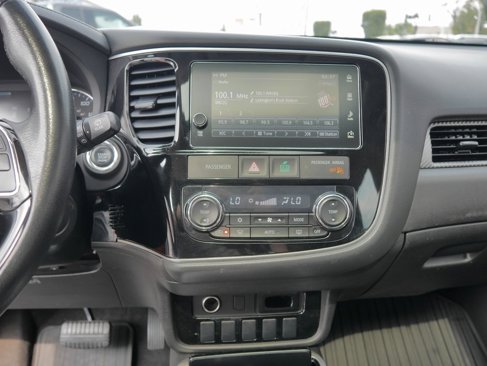Used 2017 Mitsubishi Outlander SE image 26