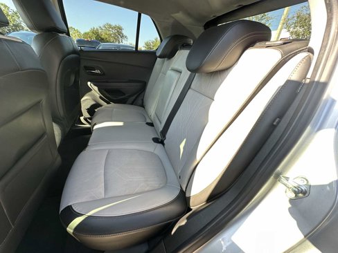 Used 2018 Chevrolet Trax LT w/ Driver Confidence Package image 17