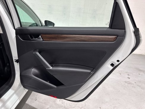 Used 2020 Volkswagen Passat 2.0T SEL image 59