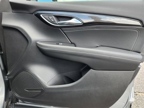 Used 2023 Buick Envision Essence image 15