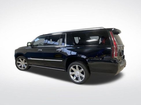 Used 2018 Cadillac Escalade ESV Premium Luxury image 3