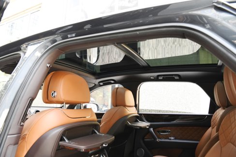 Used 2017 Bentley Bentayga image 19