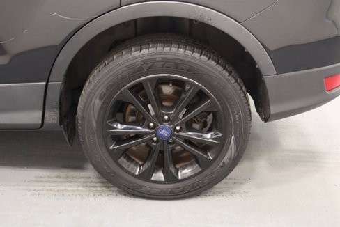 Used 2017 Ford Escape SE w/ SE Cold Weather Package image 23