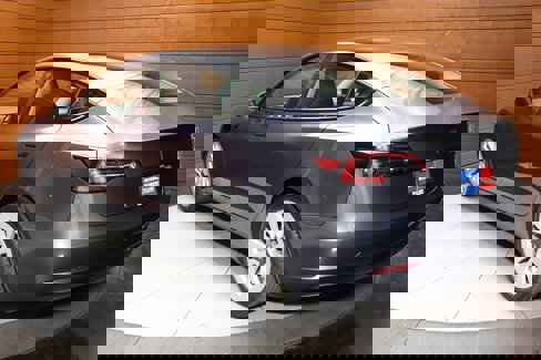 Used 2022 Tesla Model 3 Standard Range image 11