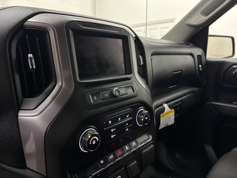 Used 2020 Chevrolet Silverado 1500 Custom w/ Custom Value Package image 33
