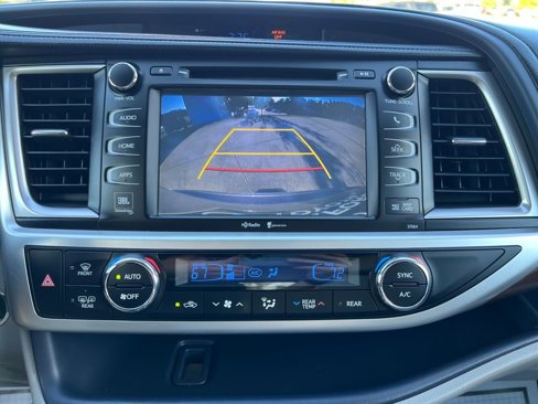 Used 2015 Toyota Highlander Limited image 23